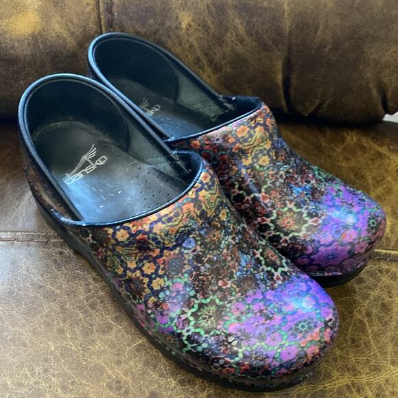 Dansko women’s size 37 - 7 multi color slip on leather clog shoes - Picture 2 of 7